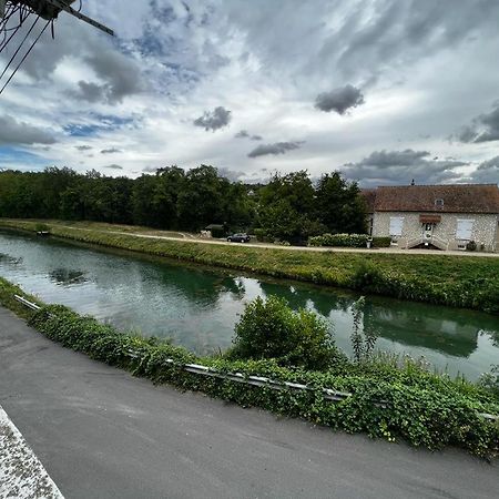 F2+ Au Bord De L'Eau Apartamento Moret-sur-Loing Exterior foto